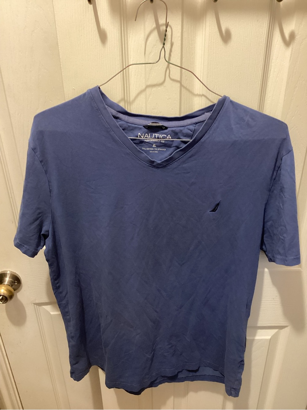 Nautica Men's V-Neck Tee in Navy Blue